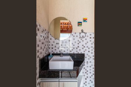 Casa à venda com 305m², 3 quartos e 6 vagas Casa à venda com 305m², 3 quartos e 6 vagasLavabo Área Gourmet