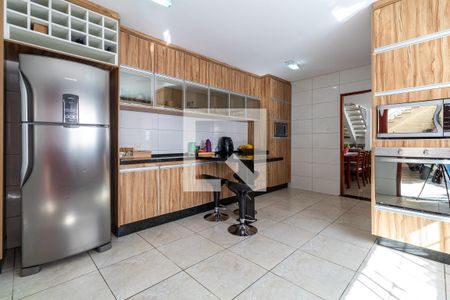 Casa à venda com 305m², 3 quartos e 6 vagas Casa à venda com 305m², 3 quartos e 6 vagasCozinha