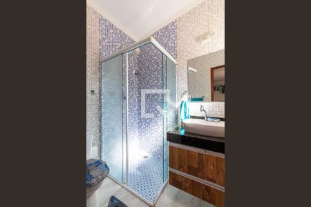 Casa à venda com 305m², 3 quartos e 6 vagas Casa à venda com 305m², 3 quartos e 6 vagasBanheiro da Suíte 2