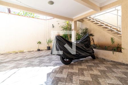 Casa à venda com 305m², 3 quartos e 6 vagas Casa à venda com 305m², 3 quartos e 6 vagasÁrea Externa/Área de Serviço