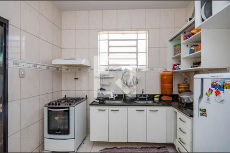 Casa à venda com 360m², 4 quartos e 2 vagas Casa à venda com 360m², 4 quartos e 2 vagasCozinha