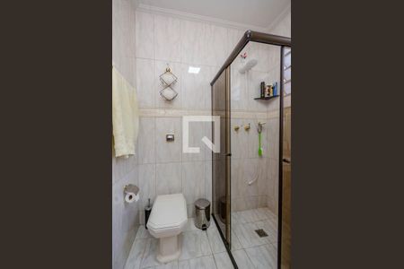 Casa à venda com 360m², 4 quartos e 2 vagas Casa à venda com 360m², 4 quartos e 2 vagasBanheiro Social 1