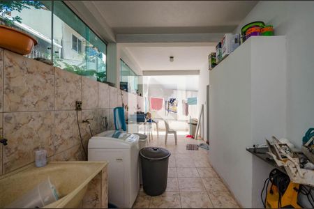 Casa à venda com 360m², 4 quartos e 2 vagas Casa à venda com 360m², 4 quartos e 2 vagasÁrea de Serviço