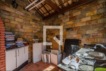 Casa à venda com 360m², 4 quartos e 2 vagas Casa à venda com 360m², 4 quartos e 2 vagasChurrasqueira