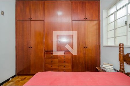 Casa à venda com 360m², 4 quartos e 2 vagas Casa à venda com 360m², 4 quartos e 2 vagasQuarto 2