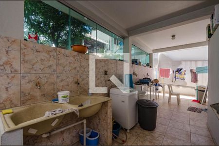 Casa à venda com 360m², 4 quartos e 2 vagas Casa à venda com 360m², 4 quartos e 2 vagasÁrea de Serviço