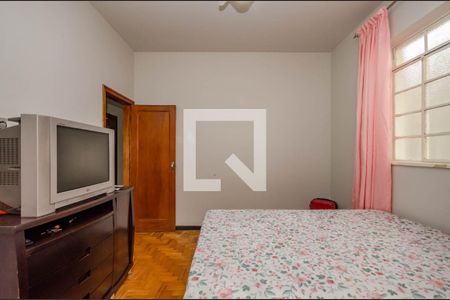 Casa à venda com 360m², 4 quartos e 2 vagas Casa à venda com 360m², 4 quartos e 2 vagasQuarto 1