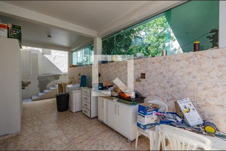 Casa à venda com 360m², 4 quartos e 2 vagas Casa à venda com 360m², 4 quartos e 2 vagasÁrea de Serviço