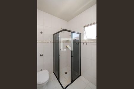 Casa à venda com 360m², 4 quartos e 2 vagas Casa à venda com 360m², 4 quartos e 2 vagasBanheiro Social piso 2