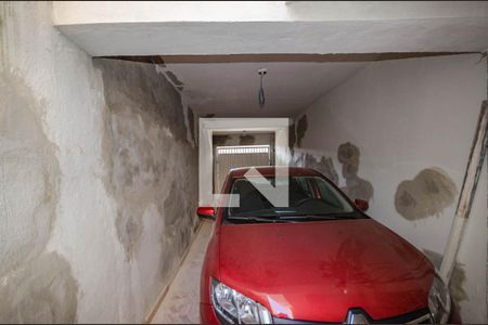 Casa à venda com 360m², 4 quartos e 2 vagas Casa à venda com 360m², 4 quartos e 2 vagasGaragem