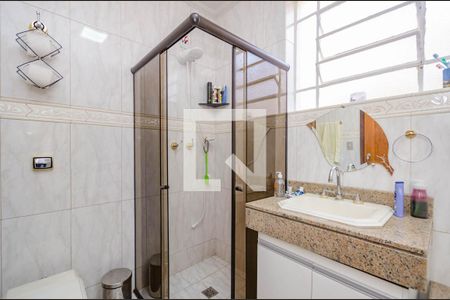 Casa à venda com 360m², 4 quartos e 2 vagas Casa à venda com 360m², 4 quartos e 2 vagasBanheiro Social 1