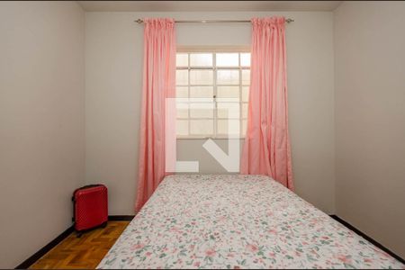 Casa à venda com 360m², 4 quartos e 2 vagas Casa à venda com 360m², 4 quartos e 2 vagasQuarto 1