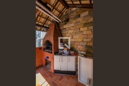 Casa à venda com 360m², 4 quartos e 2 vagas Casa à venda com 360m², 4 quartos e 2 vagasChurrasqueira