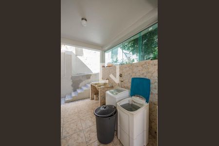 Casa à venda com 360m², 4 quartos e 2 vagas Casa à venda com 360m², 4 quartos e 2 vagasÁrea de Serviço