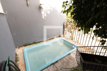 Casa à venda com 122m², 3 quartos e 2 vagas Casa à venda com 122m², 3 quartos e 2 vagasPiscina