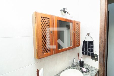 Casa à venda com 122m², 3 quartos e 2 vagas Casa à venda com 122m², 3 quartos e 2 vagasBanheiro Social