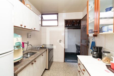 Casa à venda com 122m², 3 quartos e 2 vagas Casa à venda com 122m², 3 quartos e 2 vagasCozinha