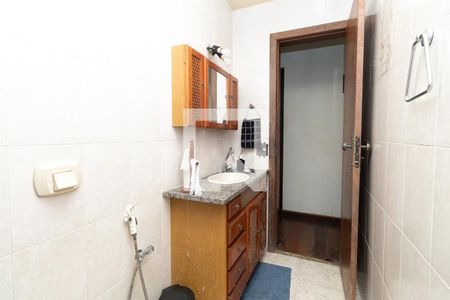 Casa à venda com 122m², 3 quartos e 2 vagas Casa à venda com 122m², 3 quartos e 2 vagasBanheiro Social