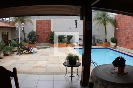 Casa à venda com 360m², 4 quartos e 2 vagasPiscina