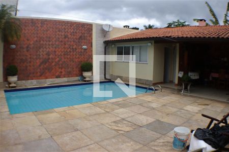 Casa à venda com 360m², 4 quartos e 2 vagasPiscina