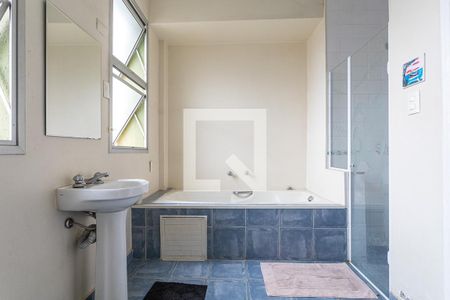 Apartamento à venda com 330m², 4 quartos e sem vagaBanheiro da Suíte 2