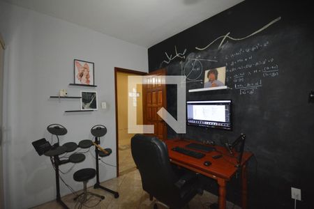 Casa à venda com 130m², 4 quartos e 2 vagasSuite 3