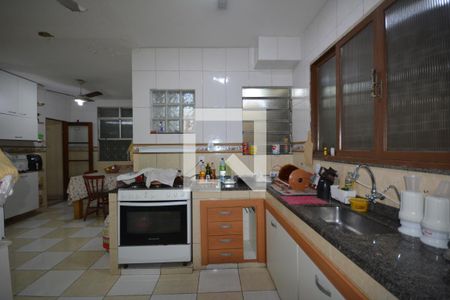 Casa à venda com 130m², 4 quartos e 2 vagasCozinha