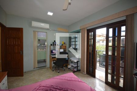 Casa à venda com 130m², 4 quartos e 2 vagasSuíte 1