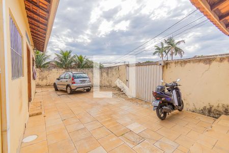 Casa à venda com 285m², 2 quartos e 3 vagas Casa à venda com 285m², 2 quartos e 3 vagasGaragem