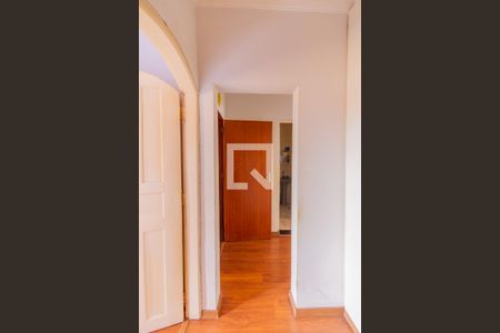 Casa à venda com 285m², 2 quartos e 3 vagas Casa à venda com 285m², 2 quartos e 3 vagasCorredor