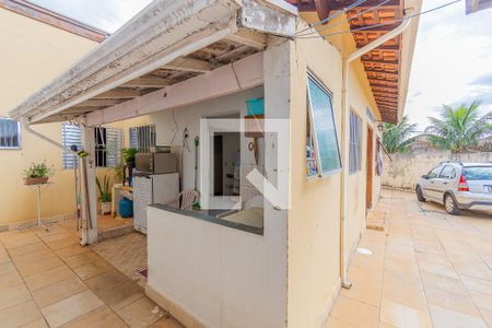 Casa à venda com 285m², 2 quartos e 3 vagas Casa à venda com 285m², 2 quartos e 3 vagasÁrea de Serviço