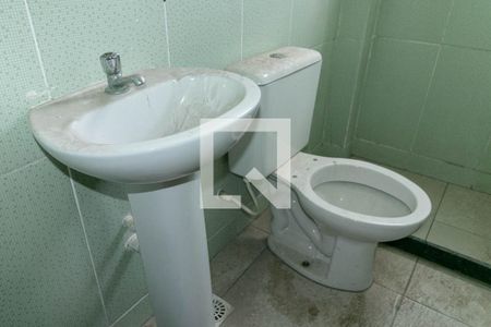 Banheiro de apartamento para alugar com 1 quarto, 30m² em Jardim Olavo Bilac, Duque de Caxias
