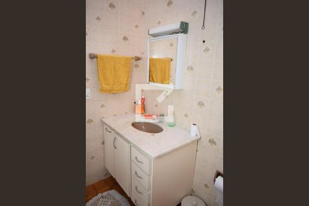 Casa à venda com 138m², 3 quartos e 2 vagasBanheiro social