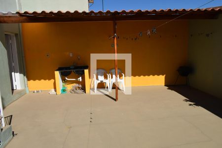 Casa à venda com 138m², 3 quartos e 2 vagasQuintal