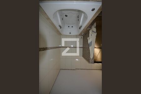 Casa à venda com 250m², 4 quartos e 5 vagasBanheiro da Suíte