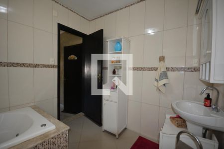 Casa à venda com 250m², 4 quartos e 5 vagasBanheiro da Suíte