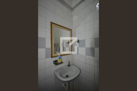 Casa à venda com 250m², 4 quartos e 5 vagasBanheiro de Serviço