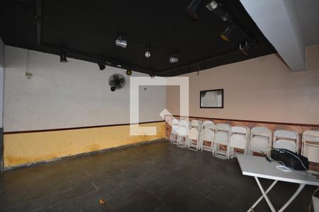 Casa à venda com 250m², 4 quartos e 5 vagasÁrea comum - Churrasqueira