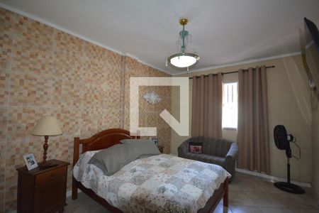 Casa à venda com 250m², 4 quartos e 5 vagasQuarto 1 suite