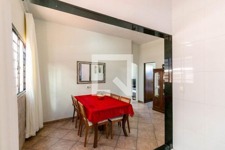 Casa à venda com 325m², 3 quartos e 1 vaga Casa à venda com 325m², 3 quartos e 1 vagaCopa