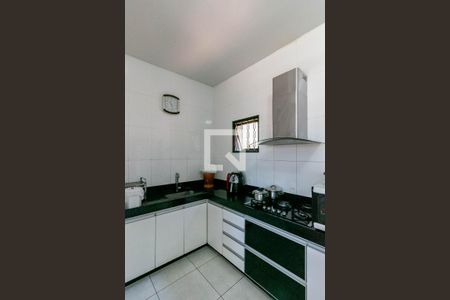 Casa à venda com 325m², 3 quartos e 1 vaga Casa à venda com 325m², 3 quartos e 1 vagaCozinha