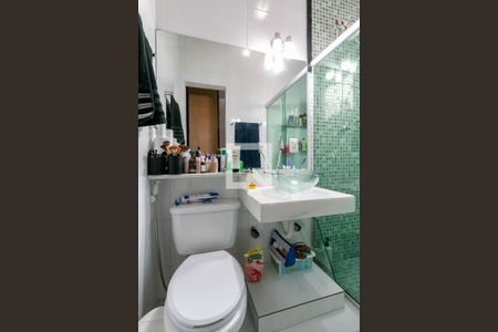 Casa à venda com 325m², 3 quartos e 1 vaga Casa à venda com 325m², 3 quartos e 1 vagaBanheiro da Suíte 2