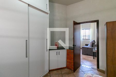 Casa à venda com 325m², 3 quartos e 1 vaga Casa à venda com 325m², 3 quartos e 1 vagaQuarto 2