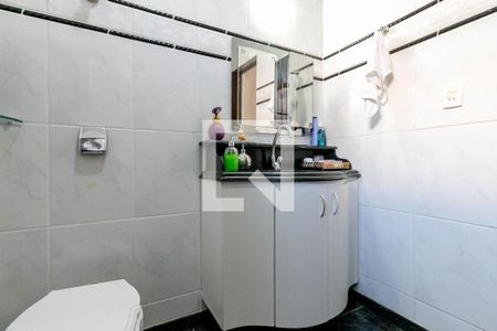 Casa à venda com 325m², 3 quartos e 1 vaga Casa à venda com 325m², 3 quartos e 1 vagaBanheiro Social