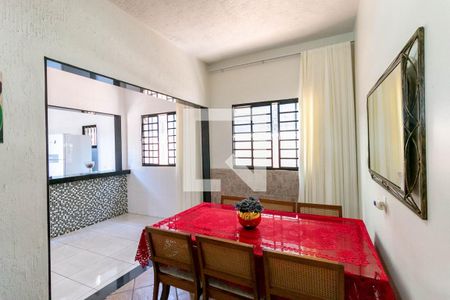 Casa à venda com 325m², 3 quartos e 1 vaga Casa à venda com 325m², 3 quartos e 1 vagaCopa