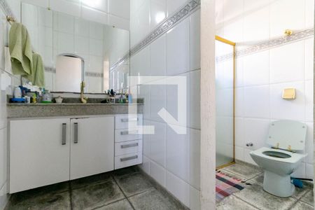 Casa à venda com 325m², 3 quartos e 1 vaga Casa à venda com 325m², 3 quartos e 1 vagaBanheiro da Suíte