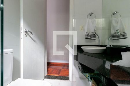 Casa à venda com 325m², 3 quartos e 1 vaga Casa à venda com 325m², 3 quartos e 1 vagaBanheiro Social 2