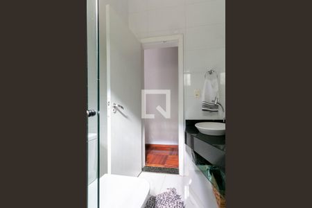 Casa à venda com 325m², 3 quartos e 1 vaga Casa à venda com 325m², 3 quartos e 1 vagaBanheiro Social 2