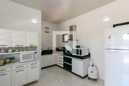Casa à venda com 325m², 3 quartos e 1 vaga Casa à venda com 325m², 3 quartos e 1 vagaCozinha