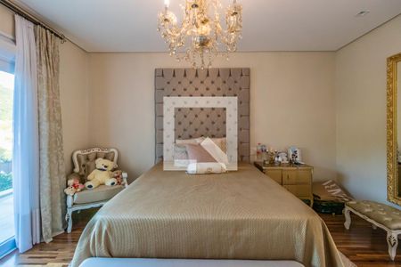 Casa de condomínio à venda com 740m², 5 quartos e 3 vagasSuíte 4